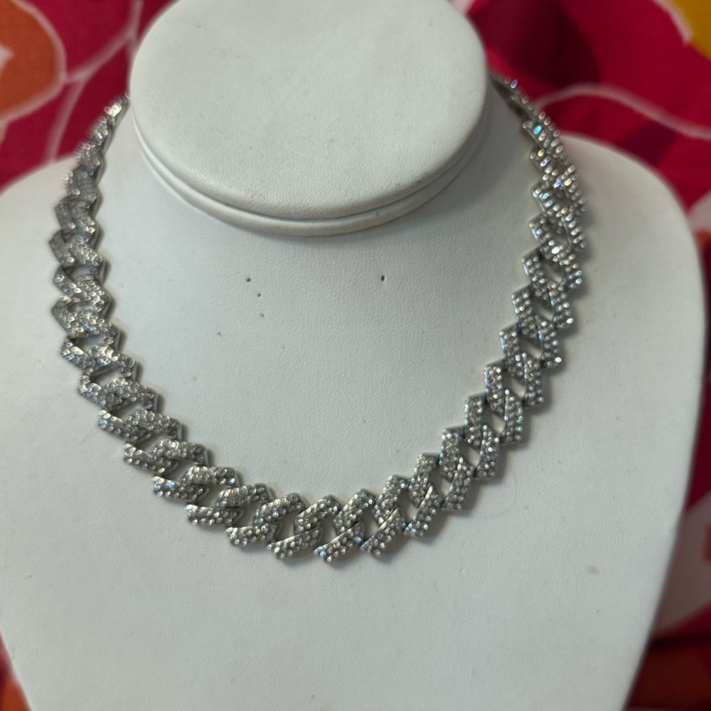 ANJALAI NECKLACE